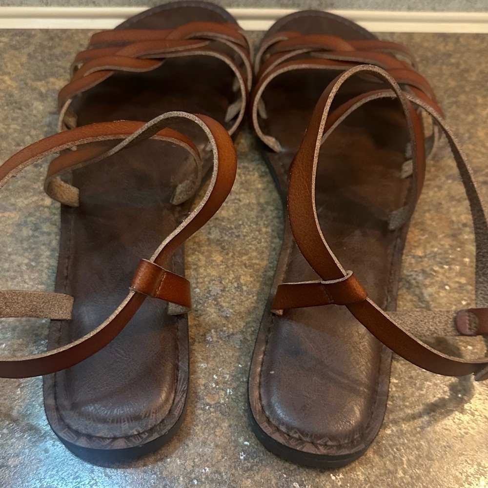 Time and tru sandals - Picture 3 of 5